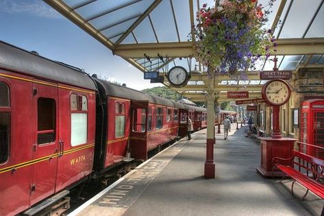 British Railway Stations, Train Village, Journaling Collage, Train Posters, Steam Engine Trains, Old Train Station, Yorkshire Uk, Indian Railways, Old Trains