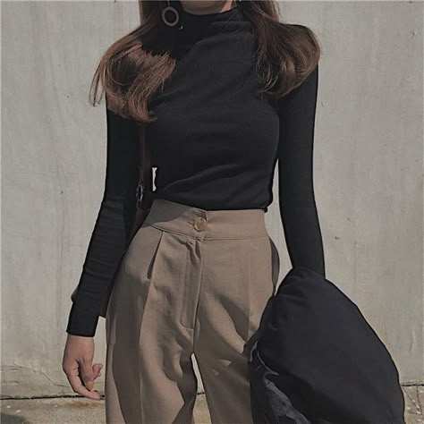 Black Turtleneck Outfit, Outfit Beige, Beige Fashion, Clothes Wishlist, Turtleneck Outfit, Academia Outfits, Outfits Girl, Korean Casual Outfits, Simple Outfit