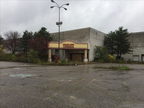 1980s Mall, Liminal Places, Abandoned Mall, Mall Entrance, Novel Planning, Abandoned Malls, Town Aesthetic, Dead Malls, Abandonment Issues