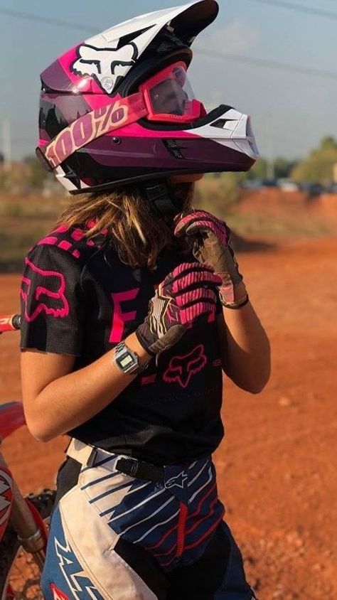 Yamaha Motocross, Motocross Girls, Dirt Bike Gear, Motocross Gear, Motocross Love, Cool Dirt Bikes, Image Moto, Motorcross Bike, Dirt Bike Girl