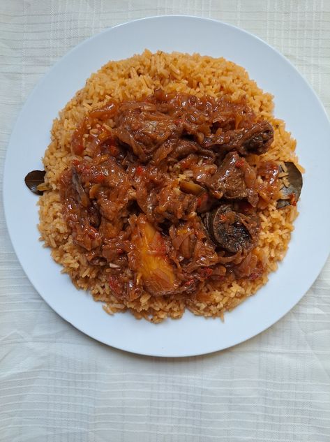 Sierra Leone Jollof Rice, Sierra Leone Food, Jollof Rice Recipe, West African Food, Jollof Rice, African Food, Rice Recipe, Yummy Yummy, Sweet And Spicy