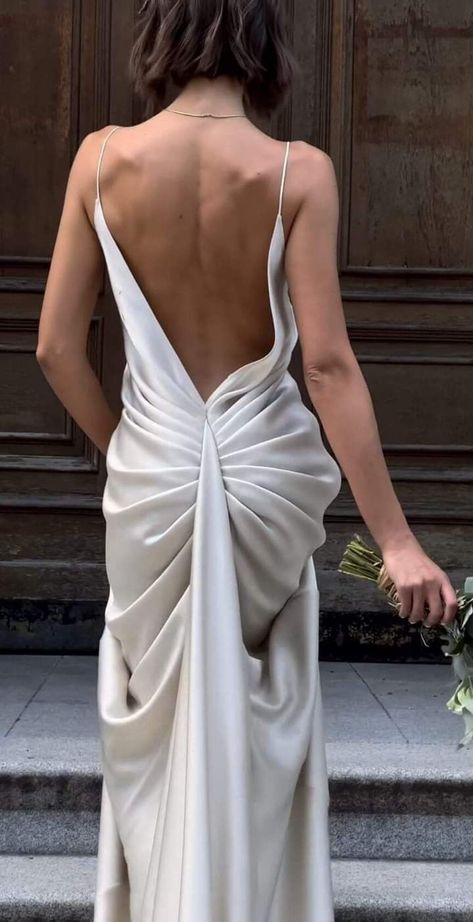 Black Tie Cabo Wedding, Minimalist Bride Dress, Sum Dresses, Wife Dress, Party Wedding Dress, Wedding Dress Cake, Pretty Wedding Dresses, Carpet Looks, Looks Party