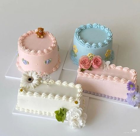 Pastel Rectangular, Small Birthday Cakes, Rectangle Cake, Birthday Cake Decorating Ideas, Vintage Birthday Cakes, Elegant Birthday Cakes, Mini Cakes Birthday, Creative Cake Decorating, Cake Decorating Ideas