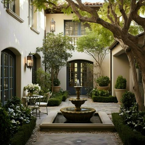 Islamic Courtyard Design, Courtyards With Fountains, Courtyard Home Design, Backyard Courtyard Ideas, Islamic Courtyard, Inner Courtyard Design, Spanish Patio Ideas, Central Courtyard House, Entryway Courtyard