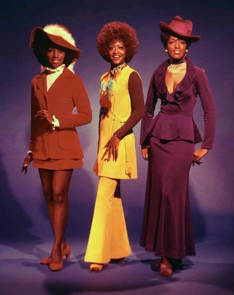 1960s Fashion Black Women, 60s Black Women Fashion, 70s Black Fashion, 70s Black Women, 70s Inspired Outfits, Fashion Collection Inspiration, 70s Inspired Fashion, Seventies Fashion, Vintage Black Glamour