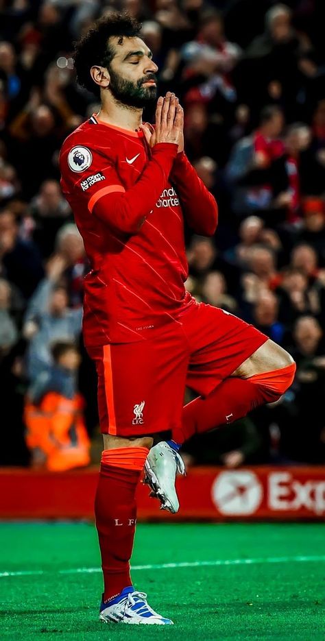 Mo Salah Celebration, Liverpool Football Club Players, Liverpool Captain, Mohamed Salah Liverpool, Bff Pfp Matching Aesthetic, Egyptian King, Liverpool Wallpapers, Liverpool Team, Salah Liverpool