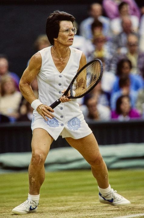 Justine Henin, Sydney Leroux, Monica Seles, Male Athletes, Tennis Pictures, Billy Jean, Chris Evert, Tennis Party, King Outfit