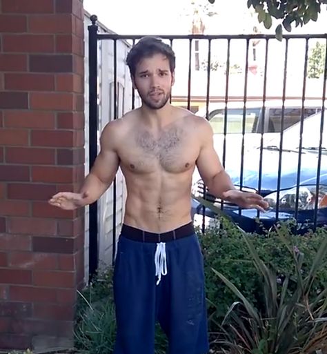 Nathan Kress (Freddy from iCarly) WHEN DID HE GET HOT?! Freddy From Icarly, Mens Tux, Freddie Benson, Nathan Kress, Icarly, Hot Actors, Cute Actors, Hollywood Actor, Good Looking Men