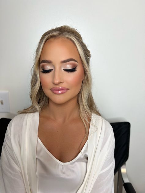 Full Glam Wedding Makeup Blonde Hair, Eyeshadow For Wedding Bride, Bridal Glam Green Eyes, Prom Makeup For Blue Eyes White Dress, Wedding Bride Makeup Blue Eyes, Pageant Makeup Brown Eyes, Eye Makeup Bride, Blonde Hair Bride, Bride Makeup For Blue Eyes