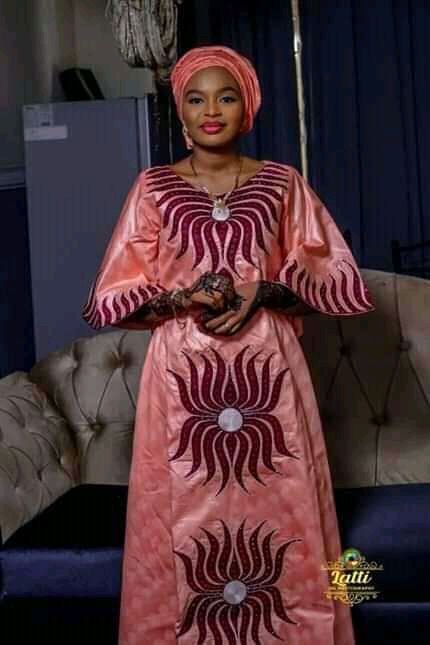 Shedda Styles For Women, Shadda Gown Styles For Women, Shadda Styles For Women, Guinea Styles For Women, Adire Styles For Women With Embroidery, Latest Agbada Designs, Latest Bubu Gown Style, Senegalese Styles 2022, Ankara Kaftan Styles For Women 2022