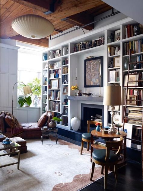 Living Rooms for People Who Really Love Books Cozy Home Library, Romantic Living Room, Home Libraries, Design Del Prodotto, A Living Room, Home Library, Beautiful Furniture, My New Room, Living Room Interior