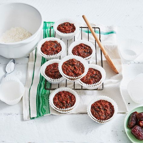 A healthier WW recipe for Sarah’s date muffins ready in just 20. Get the SmartPoints value plus browse 5,000 other delicious recipes today! Bread Dips, Date Muffins, Ww Snacks, Ww Recipe, Muffins Healthy, Fresh Dates, Blueberry Compote, Date Recipes, Healthy Muffins