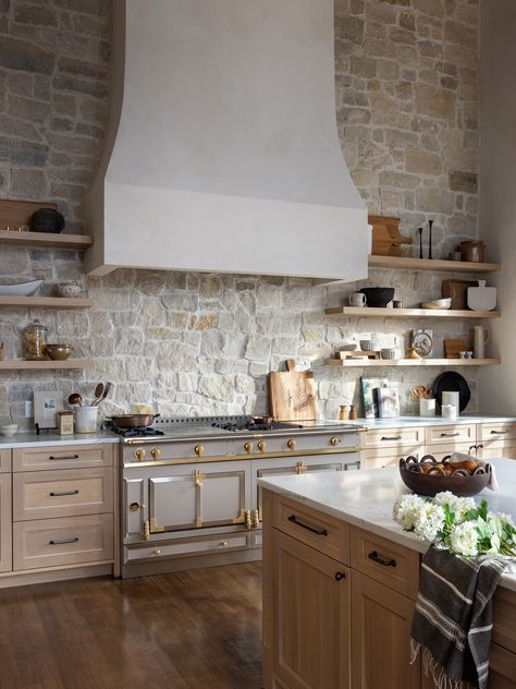 Rustic Design Style, Ranch Kitchen, Ranch House Designs, Stone Accent Walls, White Kitchen Backsplash, Light Wood Cabinets, Stone Backsplash, Modern Mountain, Stone Walls