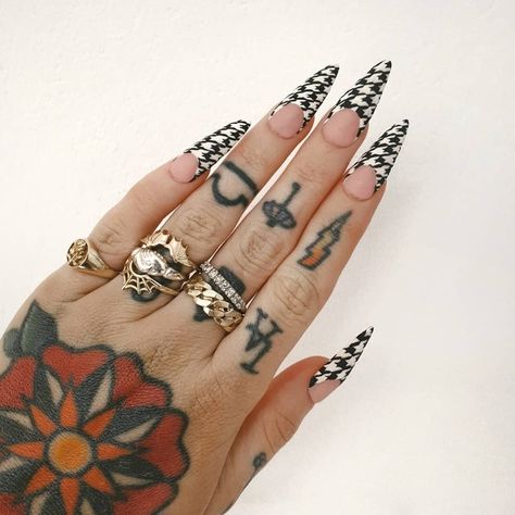 BhamBNails on Instagram: “Houndstooth fancy french tips press ons for @sammijefcoate 🖤☠️  These were a true challenge and am proud my brain managed to figure it out!…” Fancy French Tips, Houndstooth Nails, Sammi Jefcoate, Boho Nails, Witchy Nails, Grunge Nails, Nail Tattoo, Press Ons, Get Nails