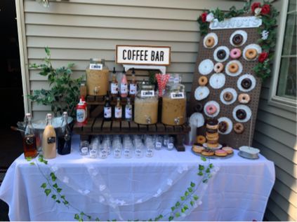 picture of coffee bar and donut wall Dunkin Donuts Iced Coffee Recipe, Donuts Homemade, Homemade Donut, Dunkin Donuts Iced Coffee, Mason Jar Drinks, Iced Coffee Recipe, Outdoor Graduation, Drink Glasses, Donut Birthday Parties