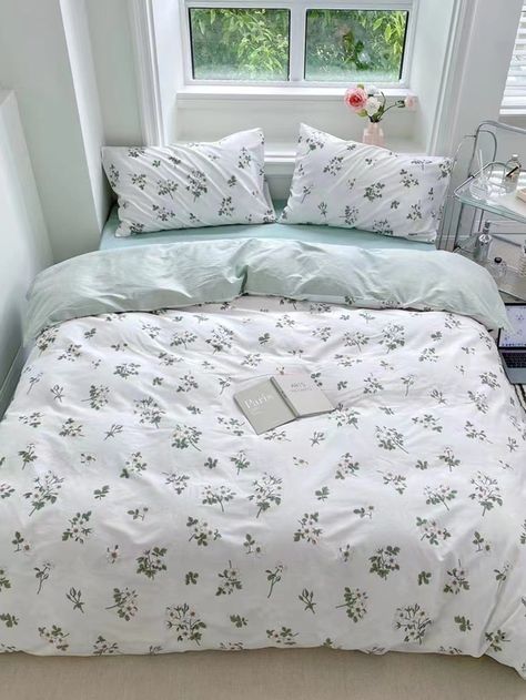 Colchas Aesthetic, Bed Coverings, Bedroom Vibes, Chamomile Flower, Floral Bedroom, Bedroom Decor For Teen Girls, Dekorasi Kamar Tidur, Luxury Bedding Set, Floral Bedding