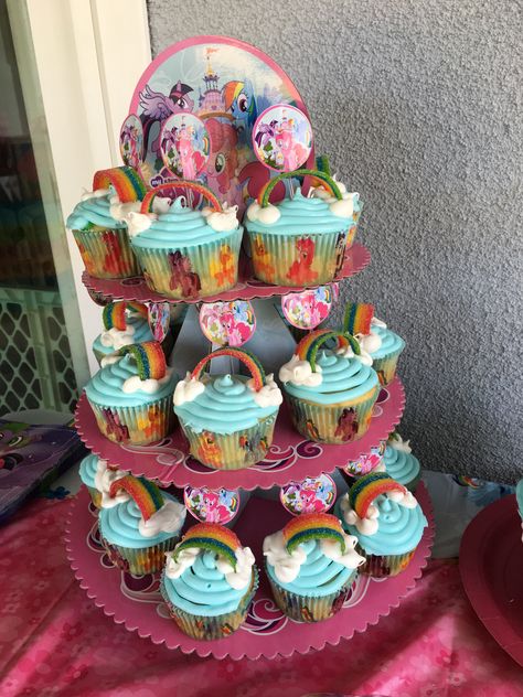 My Little Pony Birthday Party Ideas, Karina Birthday, Pony Cupcakes, My Little Pony Cupcakes, My Little Pony Birthday Party, Pony Birthday Party, Little Pony Birthday Party, My Little Pony Party, Pony Birthday