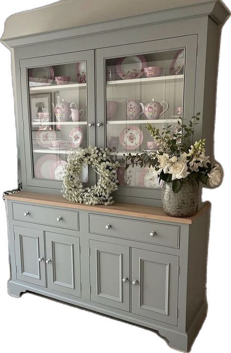 Country Room, Aesthetic Country, Dresser Painted, Dining Room Hutch, Kitchen Dresser, Diy Furniture Renovation, Furniture Renovation, Refurbished Furniture, Furniture Restoration