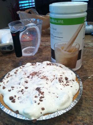 Herbalife Muffins, Herbalife Desserts, Cookies And Cream Pie, Herbalife Cookies And Cream, Herbalife Snacks, Protein Pie, Herbalife Pins, Meal Shakes, Herbal Life Shakes