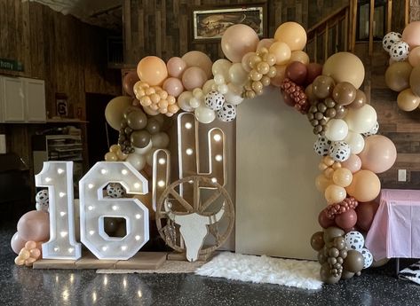 Country Theme Graduation Party Ideas, Cowgirl Theme Sweet 16, Sweet 16 Party Boho Theme, Vaquera Theme Party Decor, Ranchera Party Theme, 18th Birthday Party Ideas Western, Cowgirl 15 Birthday Party, 16 Birthday Party Ideas Country, Cute Sweet 16 Themes