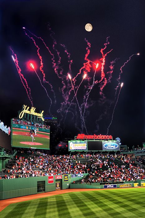 Happy 4th of July! This was the first time Fenway Park in Boston Massachusetts had fireworks after a Red Sox game to commemorate the 4th of July. I would say it was a success! We were treated with a full moon as well. Boston 4th Of July, Fenway Park Boston, Baseball Legends, Red Sox Game, Mlb Stadiums, Red Sox Nation, England Sports, Sport Magazine, Baseball Park