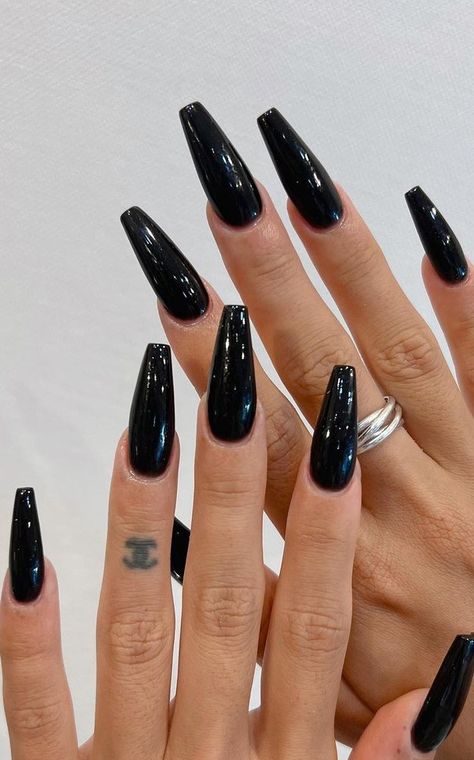 Black Nail Designs Almond, Black Fingernails, Nails Inspo Aesthetic, Nails Long Acrylic, Vampy Nails, Purple Glitter Nails, Nails Purple, Black Acrylic Nails, Hippie Nails