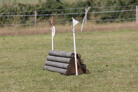 Homemade Cross Country Jump Schleich Cross Country Jumps, Cross Country Obstacles, Horse Jumps Diy Homemade, Cross Country Jumps Equestrian, Homemade Cross Country Jumps, Horse Cross Country Jumps, Cross Country Jumps Diy, Diy Cross Country Jumps, Diy Horse Jumps