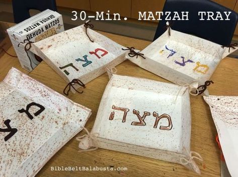 Matzah tray in 30 minutes (home or school) | Bible Belt Balabusta Passover Preschool, Shabbat Crafts, Pesach Crafts, Passover Table Setting, Passover Activities, Jewish Preschool, Passover Crafts, Seder Table, Jewish Crafts