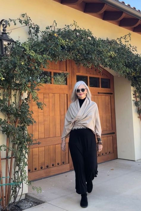 The Oversized Scarf Trend: 9 Big Ways to Style Them - Cindy Hattersley Design Older Woman Style, Quiet Luxury Fashion, Equestrian Style Boots, Chic Travel Outfit, Cindy Hattersley, Scarf Trends, Ethnic Chic, Simple Black Dress, Chic Coat