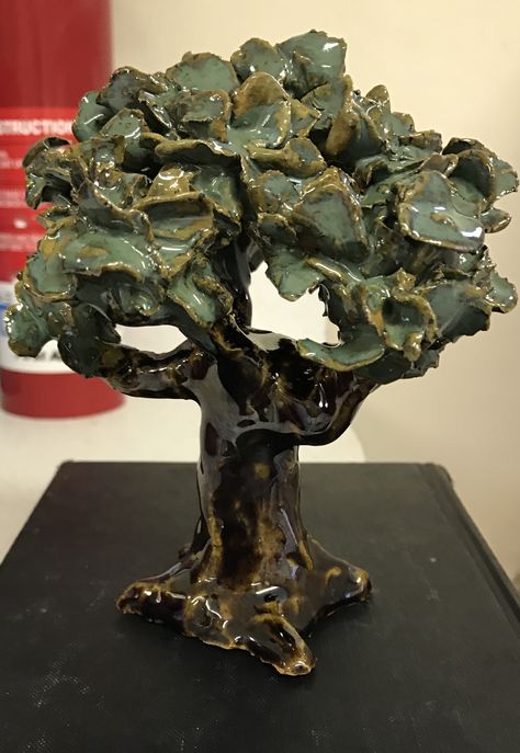 Advanced Sculpture Projects, Ceramic Tree Trunk, Tree Clay Art, Clay Landscape Sculpture, Ceramic Body Sculpture, Ceramic Tree Sculpture, Clay Tree Sculpture, Ceramics Tree, Tree Ceramics