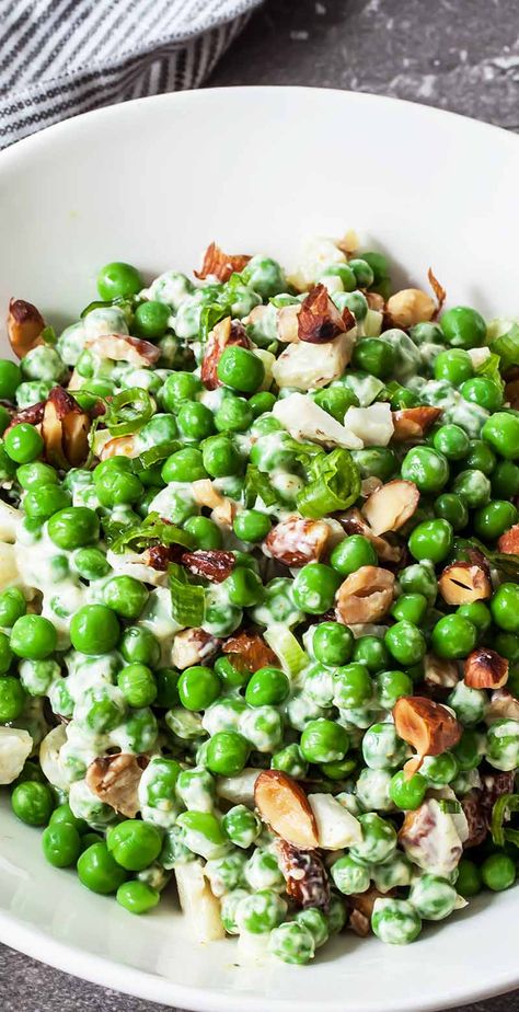 Cold Pea Salad, Green Pea Salad, Smoked Almonds, Mayonnaise Dressing, Pea Salad Recipes, Salad Kale, Oil Dressing, Diy Easy Recipes, Eat Fresh