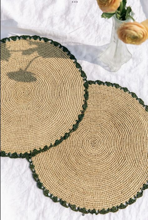 Woven raffia