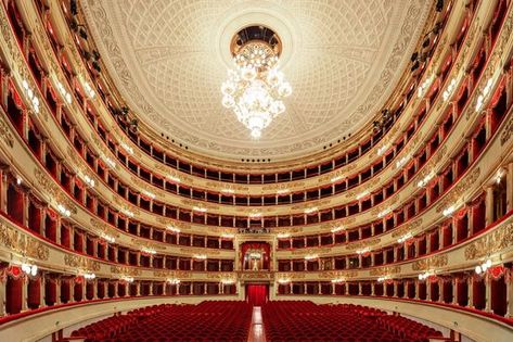 La Scala di Milano Italian Paintings, Photo Art Frame, Online Photography, Interior Photography, Concert Hall, Eiffel Tower Inside, Siena, World Heritage Sites, Italy Travel