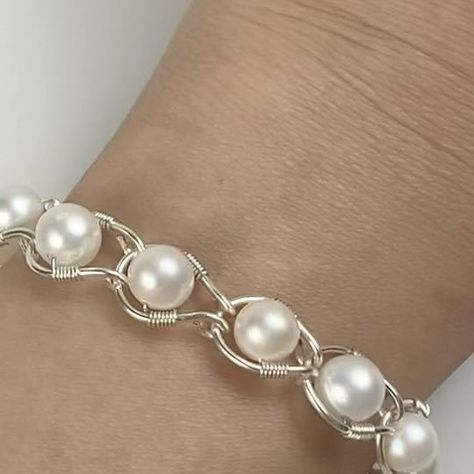 Brown Pearlie on Instagram: "Original handmade pearl bracelet .#usa #foryou #fyp #handmade #pearl #bracelet" Pearls Jewelry Diy, Pearls Jewelry, Bracelets Diy, December 21, Jewelry Wire, Handmade Jewelry Diy, Beaded Bracelets Diy, Wire Bracelet, Cord Bracelets