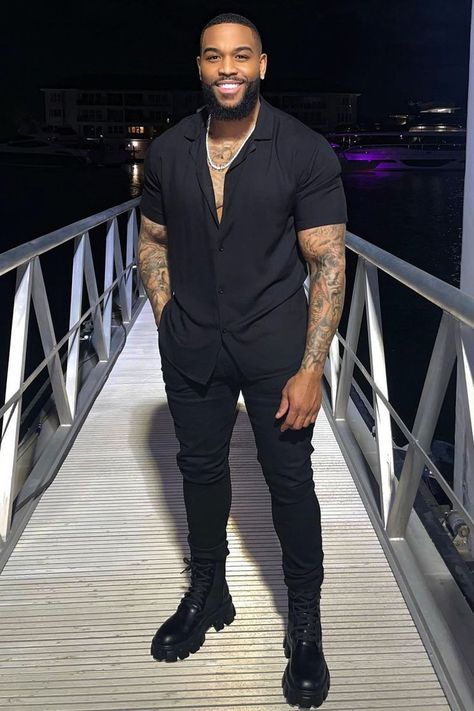 Mens Black Jeans Outfit Casual, Black Man Date Night Outfit, Man Dinner Outfit, Man All Black Outfit, Men All Black, Black Short Sleeve Button Up, Black Men All Black Outfit, All Black Male Outfits, All Black Casual Outfit Men