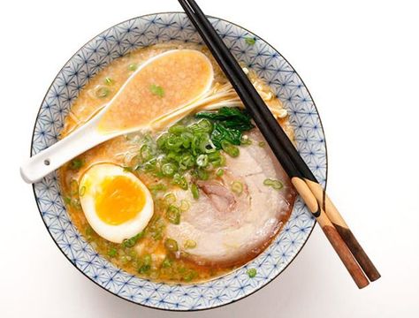 Kare Raisu, Tonkatsu Ramen, Ramen Broth, Pork Broth, Tonkotsu Ramen, Food Lab, Japanese Ramen, Ramen Noodle, Ramen Recipes