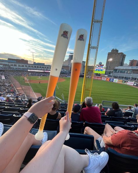 Baseball idea beer cup summer outfit inspo style girly summertime alcohol Stadium Food, Ny Baseball, Summer Baseball, Baseball Art, Minor League Baseball, Baseball Game, Baseball Games, Sports Bar, Toledo