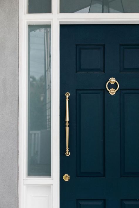 Hamptons Style Front Door, Hamptons Front Door, Hamptons Entry, Front Door Handles Modern, Hamptons Door, Modern Hamptons Home, Entry Inspiration, French Entry Doors, Modern Hamptons