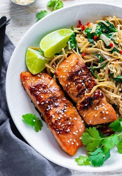 Delicious Teriyaki Salmon and Soba Noodles Bowl for better-than-takeout salmon dinner at home. With meaty enoki mushroom, lite noodles, spinach, teriyaki salmon with splash of lime juice. It is a noodle bowl which you will make over and over again! #noodles #bowl #salmon #pasta #buckwheat #fish #recipe #mushroom #dinner #recipe #teriyaki Soba Noodle Bowl Recipe, Salmon Soba Noodles, Cooking Salmon Fillet, Soba Noodle Bowl, Salmon Noodles, Creamy Salmon Pasta, Baked Teriyaki Salmon, Salmon Pasta Recipes, Noodle Bowls Recipes