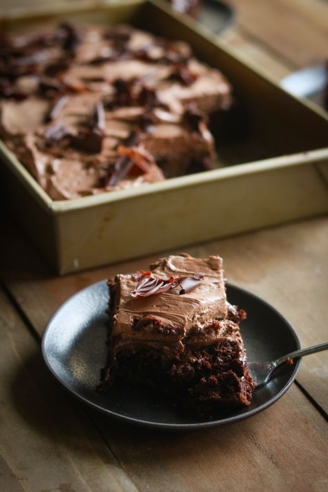 Triple Chocolate Poke Cake - Peaches 2 Peaches Chocolate Bourbon Cake, Cake Poke, International Chocolate Day, Bourbon Cake, Delicious Chocolate Cake, One Layer Cakes, Baked Cake, Chocolate Poke Cake, Vanilla Filling