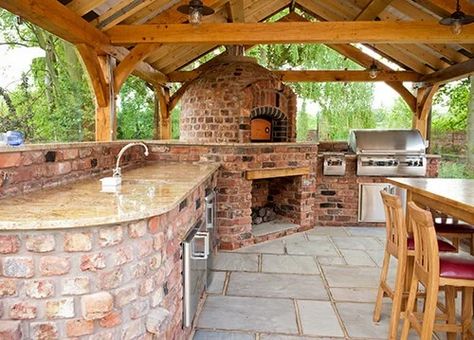 Barbie Bar, Farm Pool, Covered Outdoor Kitchens, Rustic Outdoor Kitchens, Outdoor Kitchen Design Modern, South Manchester, Outdoor Grill Station, Outdoor Barbeque, Outdoor Fireplace Designs