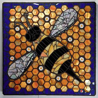 Bee Mosaic, Sunflower Mosaic, Bee Artwork, Mosaic Stepping Stones, 75 Medium, Mosaic Animals, Mosaic Garden Art, Glass Mosaics, Mosaic Pictures