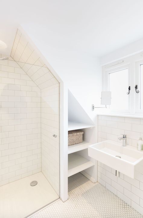 Attic Ensuite, Towel Shelves, Sloped Ceiling Bathroom, Loft Ensuite, Attic Shower, Attic Bathroom Ideas, Small Attic Bathroom, Bathroom Loft, Loft Bathroom