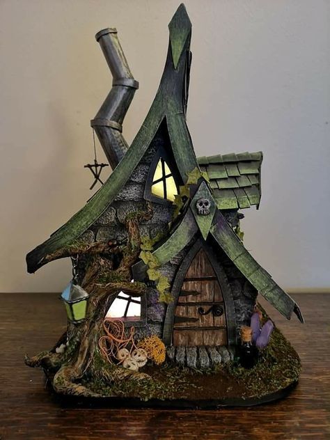 Steampunk Fairy House, Halloween Fairy Garden, Fairy Tree Houses, Fairy House Crafts, Clay Fairy House, Haunted Dollhouse, Fairy House Diy, A Small House, Fairy Tree