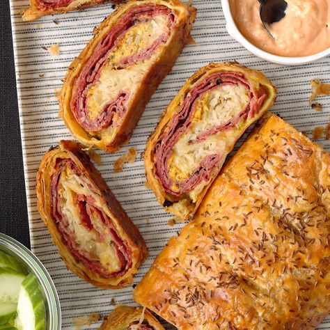 Reuben Stromboli Recipe, Ruben Stromboli Recipe, Rueben Pinwheels With Puff Pastry, Ruben Stromboli, Rueben Stromboli, Rueben Casserole, Reuben Stromboli, Reuben Pizza, Swiss Cheese Recipes