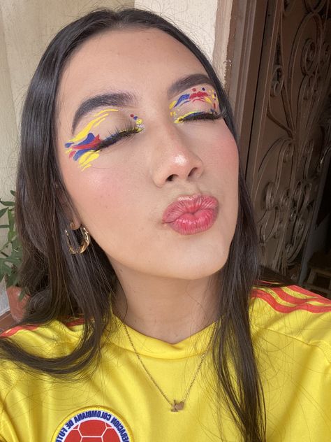 Brazil Flag, Couple Goals Teenagers, Makeup Inspo, Face Painting, Maquillaje De Ojos, Couple Goals, Face Paint, Makeup Looks, Flag