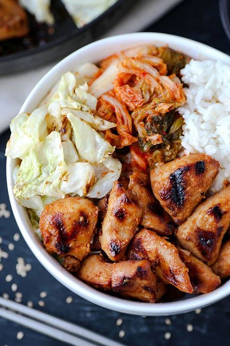 Chicken Bulgogi With Cabbage - Bring authentic Korean barbecue flavors to your home with this easy and very delicious chicken bulgogi with cabbage recipe! Recipe, Korean, barbecue, main, chicken | pickledplum.com Plum Sauce Chicken, Cabbage Chicken, Chicken Bulgogi, Korean Bbq Chicken, Recipe Sauce, Bulgogi Recipe, Chicken Recipes Boneless, Chicken And Cabbage, Korean Chicken