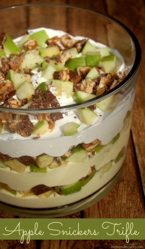 Dessert Trifle, Bowl Desserts, Amazing Deserts, Snickers Dessert, Trifle Bowl Recipes, Snickers Candy, Gf Food, Apricot Fruit, British Desserts