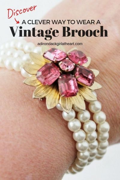 A SUPER clever way to update modern stretch bracelets with vintage costume jewelry brooches. SO cute!! adirondackgirlatheart.com Old Jewelry Crafts, Vintage Jewelry Ideas, Vintage Jewelry Repurposed, Vintage Jewelry Antique, Vintage Jewelry Crafts, Vintage Jewelry Art, Repurposed Jewelry, Recycled Jewelry, Upcycled Jewelry