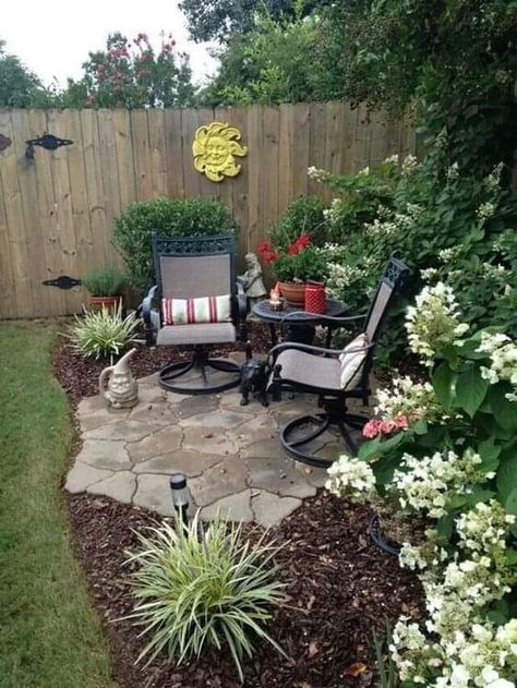 Small Backyard Garden Ideas Flower Pots, Sitting Area Garden Outdoor, Sitting Areas In Backyard, Landscaping A Corner Area, Relaxing Backyard Ideas Inspiration, Seating Area In Garden, Corner Seating Ideas, Front Yard Seating Area, Front Yard Sitting Area Ideas